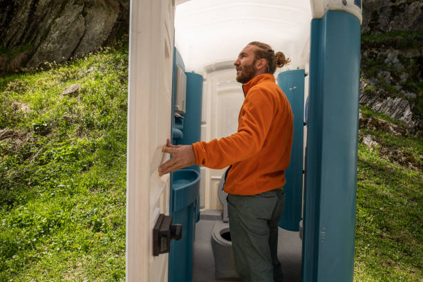 Porta potty delivery and setup in Madisonville, LA